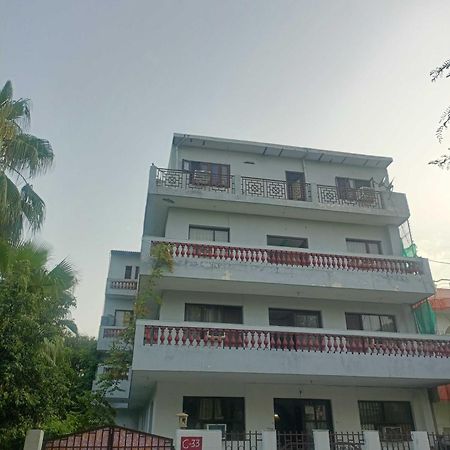 Oyo Metro View Residency Near Snow World 호텔 노이다 외부 사진